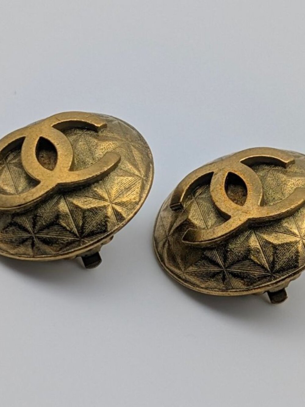 Chanel Earrings CC Logo Round Gold Vintage - Picture 2 of 9